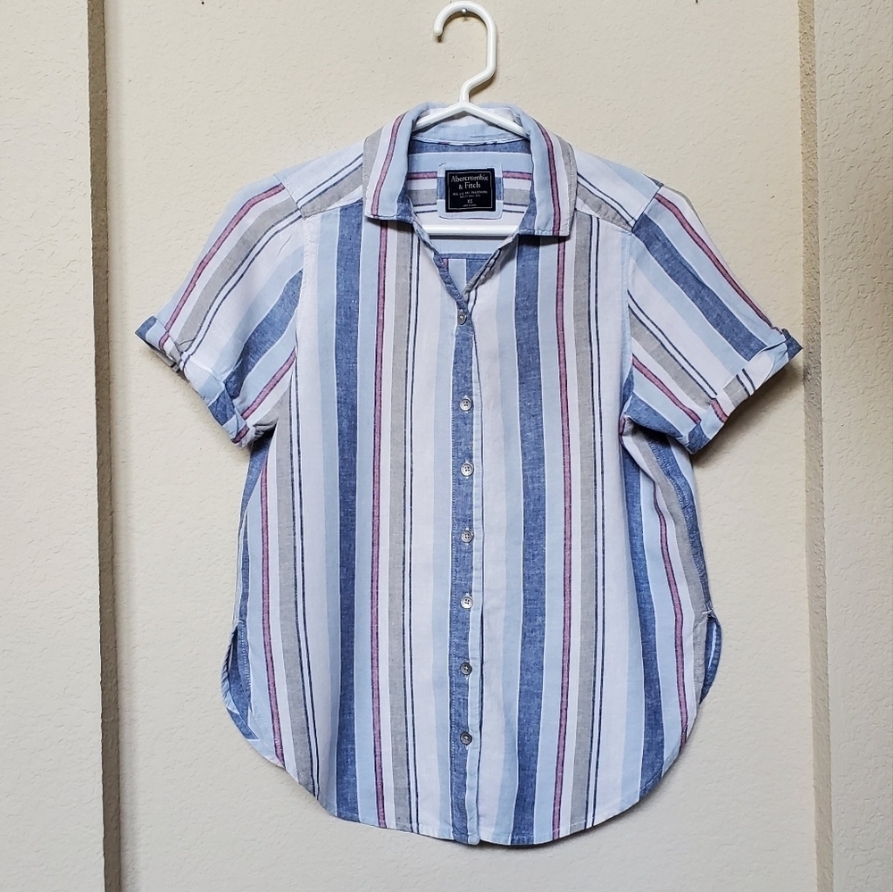 Abercrombie & Fitch Girls button up shirt. Size XS